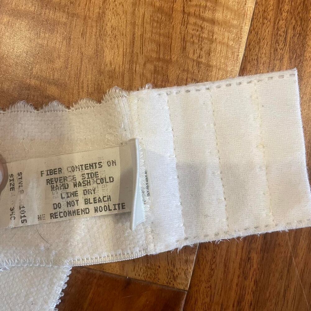 Vintage 90s White Lace Corset Top 34C - Picture 6 of 7